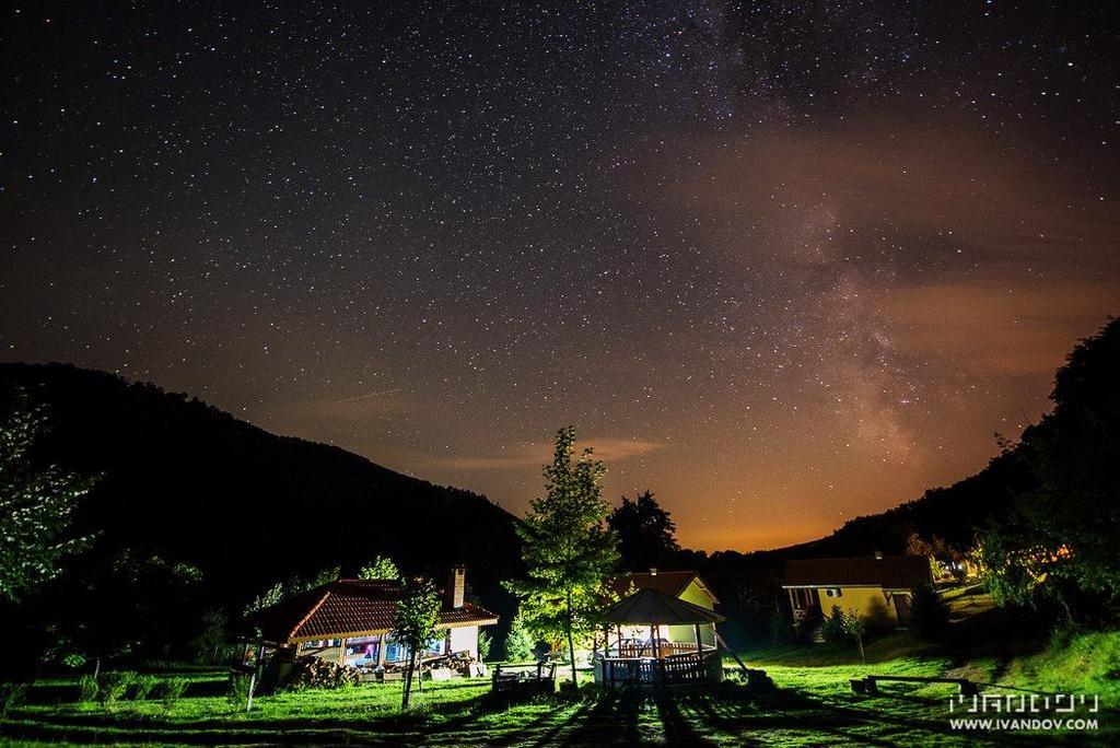 Бунгала Дара Kalofer Exterior foto